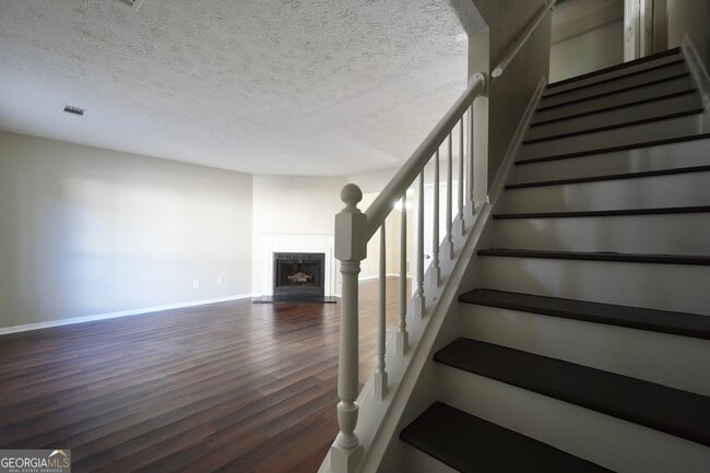 Building Photo - 5702 Wells Cir