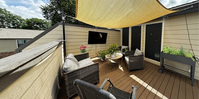 Building Photo - 6723 Eastridge Dr