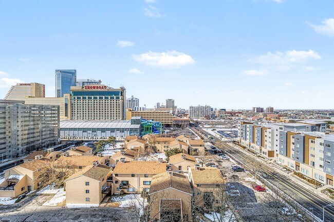 Building Photo - 526 Pacific Ave