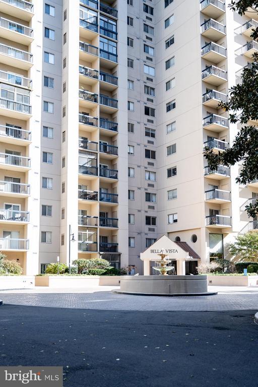 Building Photo - 1211 S Eads St