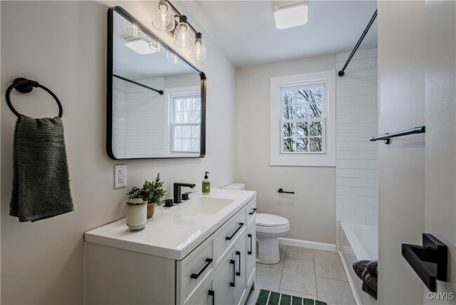 Building Photo - 63 Higby Rd