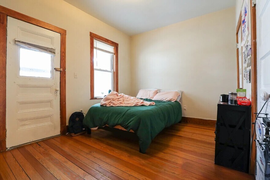 Building Photo - 346 Faneuil St