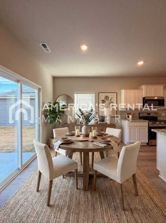 Building Photo - Spacious 4-Bedroom Home with Upstairs Loft!