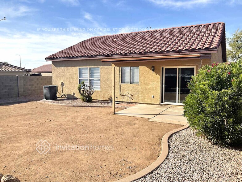 Building Photo - 10429 E Abilene Ave