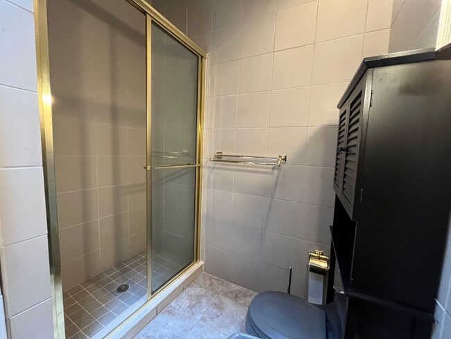 Building Photo - 200 W North Ave