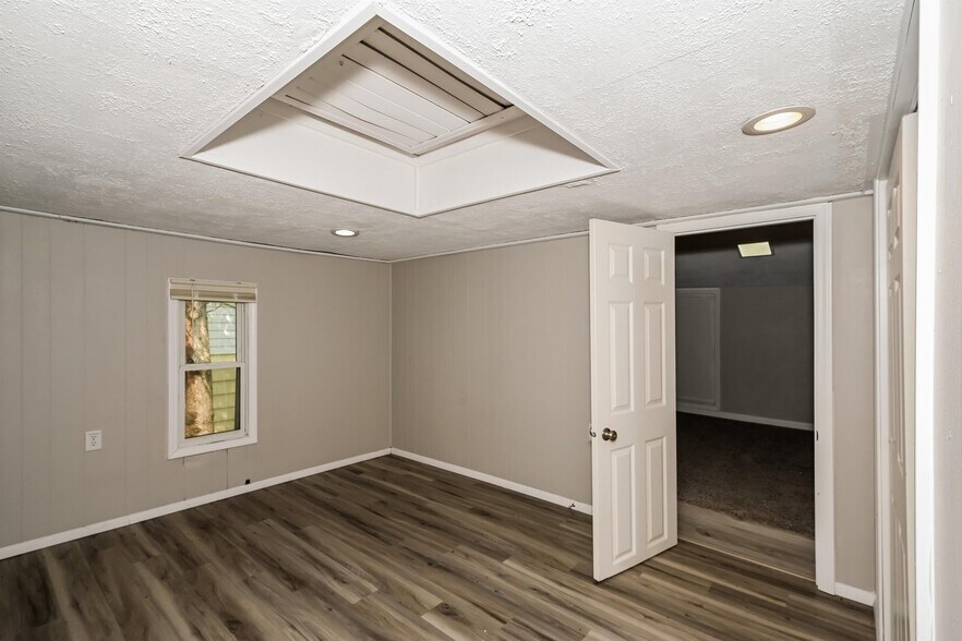 Building Photo - 1506 E Hendryx Ln