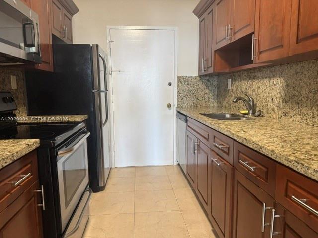 Building Photo - 5401 Collins Ave