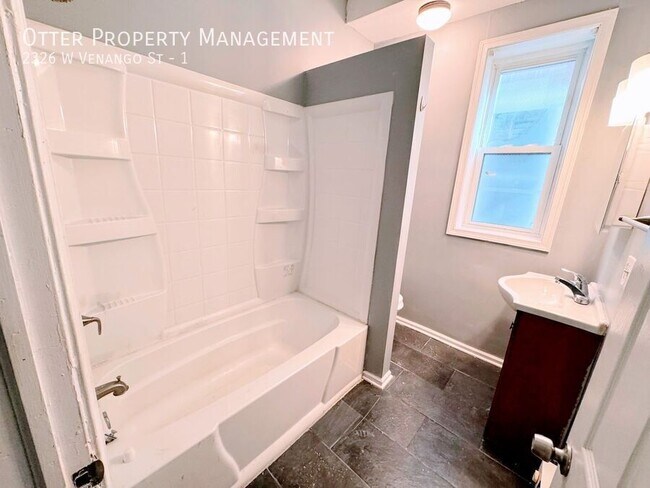 Building Photo - 2326 W Venango St