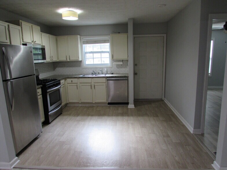 Building Photo - 3948 Henry Ct