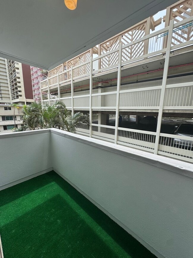 Building Photo - 2281 Ala Wai Blvd