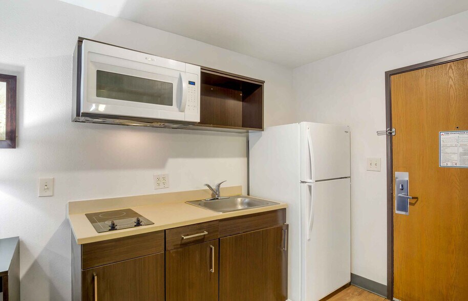 Building Photo - Furnished Studio-Charleston - Ashley Phosphate Rd.