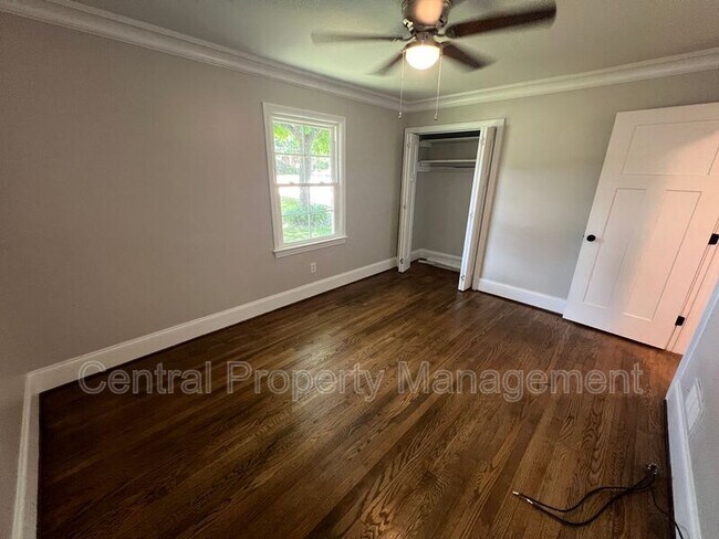 Building Photo - 32 N Garden Cir