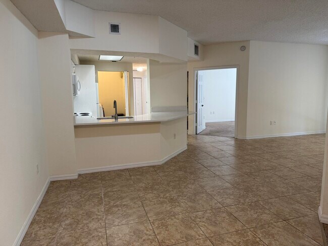 Building Photo - 3020 Alcazar Pl