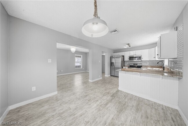 Building Photo - 286 Leawood Cir