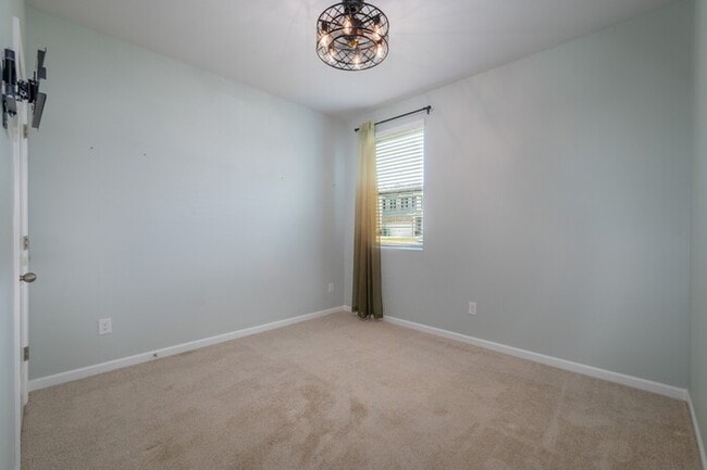 Building Photo - 700 Pintail Pointe