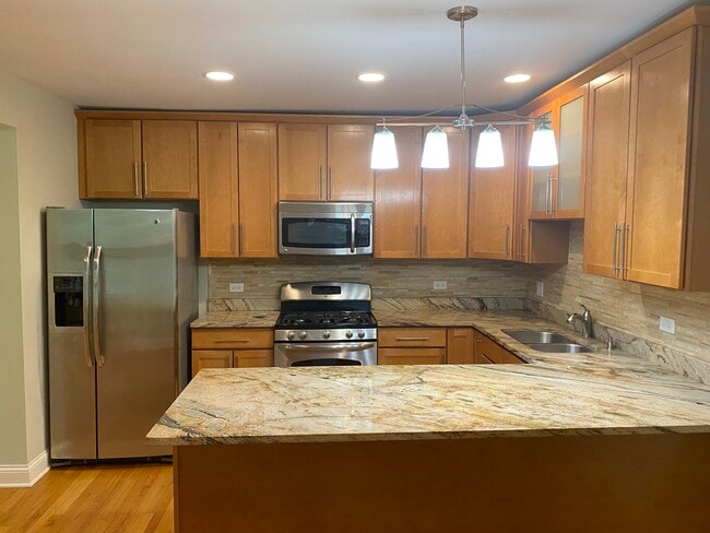 Building Photo - 6424 S Woodlawn Ave