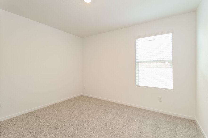 Building Photo - 1247 Maple St