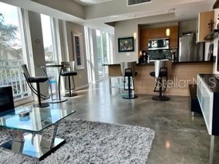 Building Photo - 1350 Main St