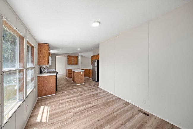 Building Photo - 16482 Pisces Rd