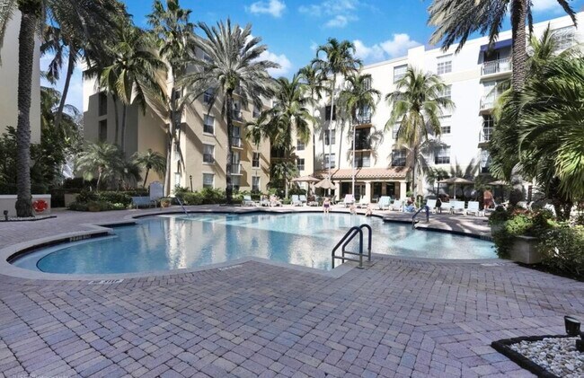 Building Photo - 651 Okeechobee Blvd