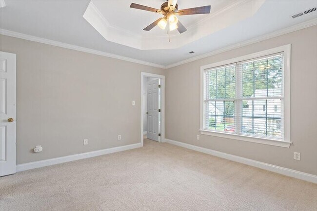 Building Photo - Spacious 4 Bedroom Raleigh Home - Fenced i...