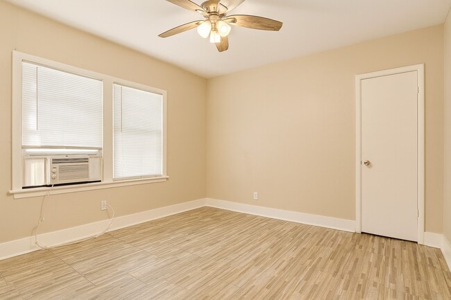 Building Photo - 6113 Ave Q 1/2