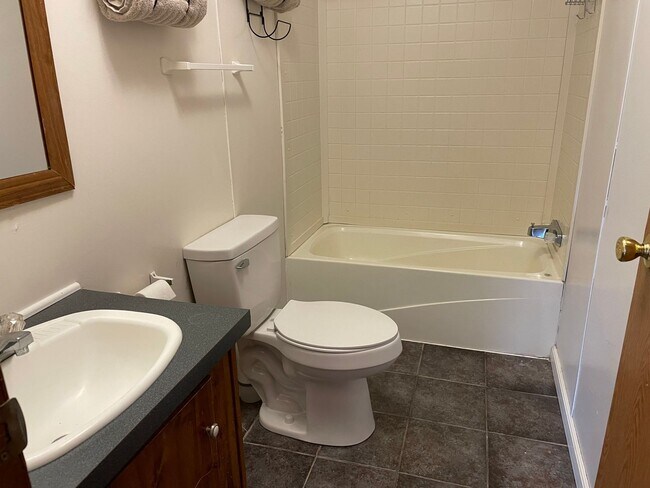Building Photo - Three Bedroom Trailer Home in Rhodhiss Wit...