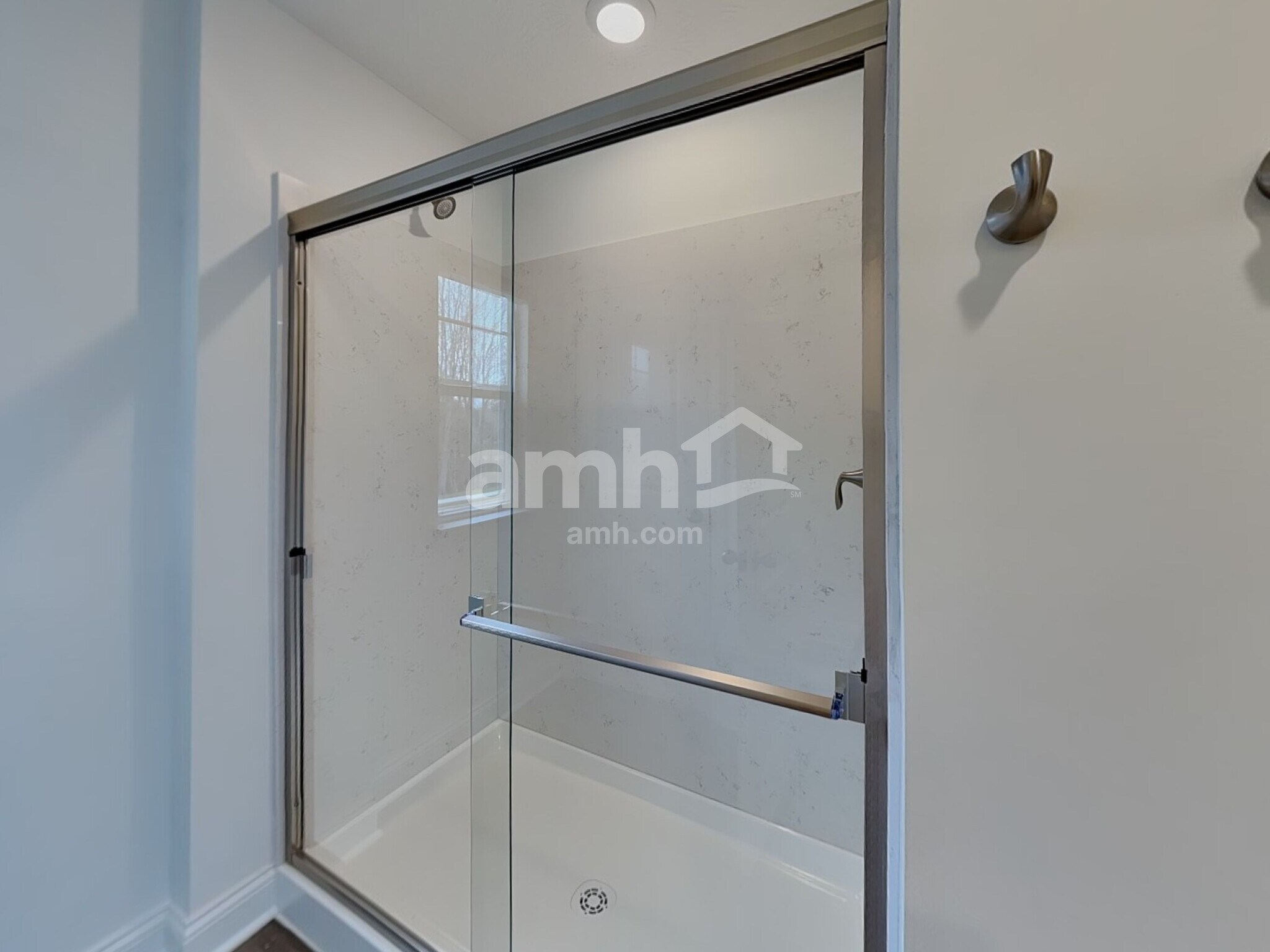 Building Photo - 9058 Henley Ave