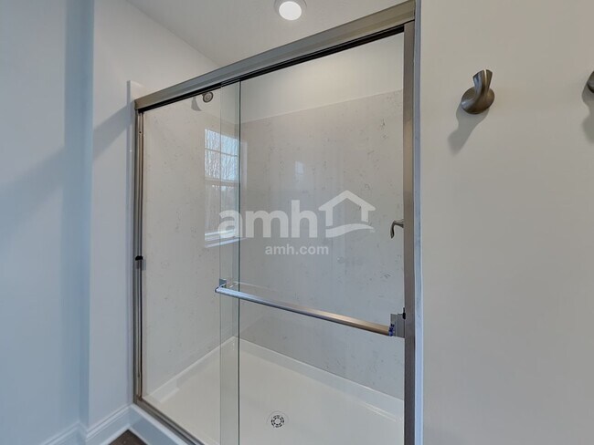 Building Photo - 216 Deanscroft Dr