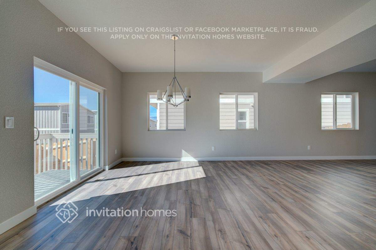 Building Photo - 11467 Sanderling St