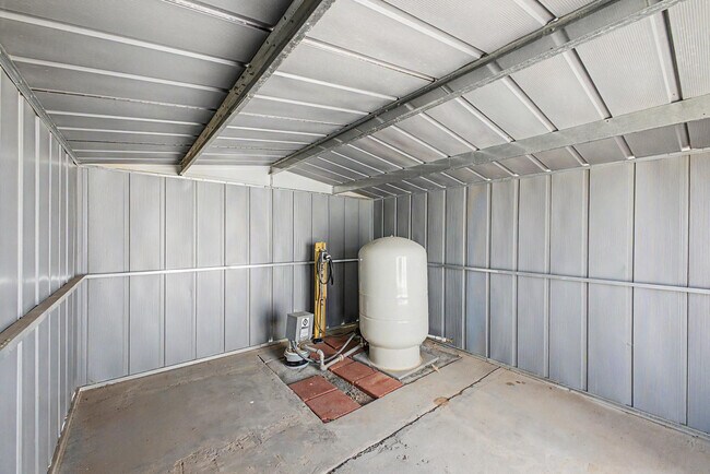 Building Photo - 34233 W Sahuaro St