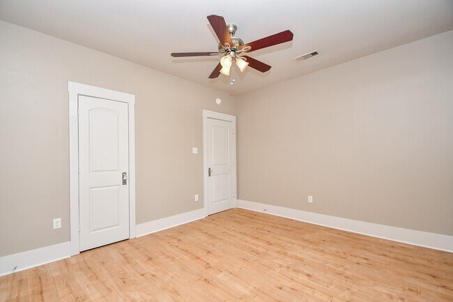Building Photo - 1307 Walton St