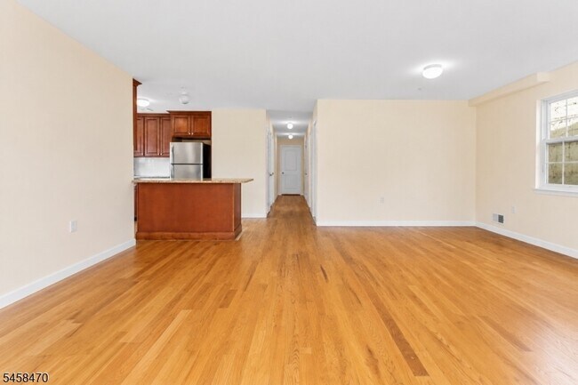 Building Photo - 453-455-455 Washington St
