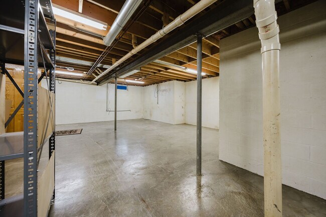 Building Photo - 4658 Lombardo St