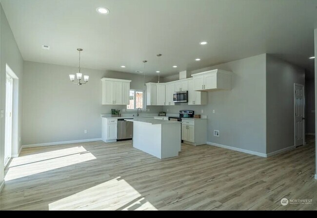 Building Photo - NEW HOME FOR RENT IN SOAP LAKE!