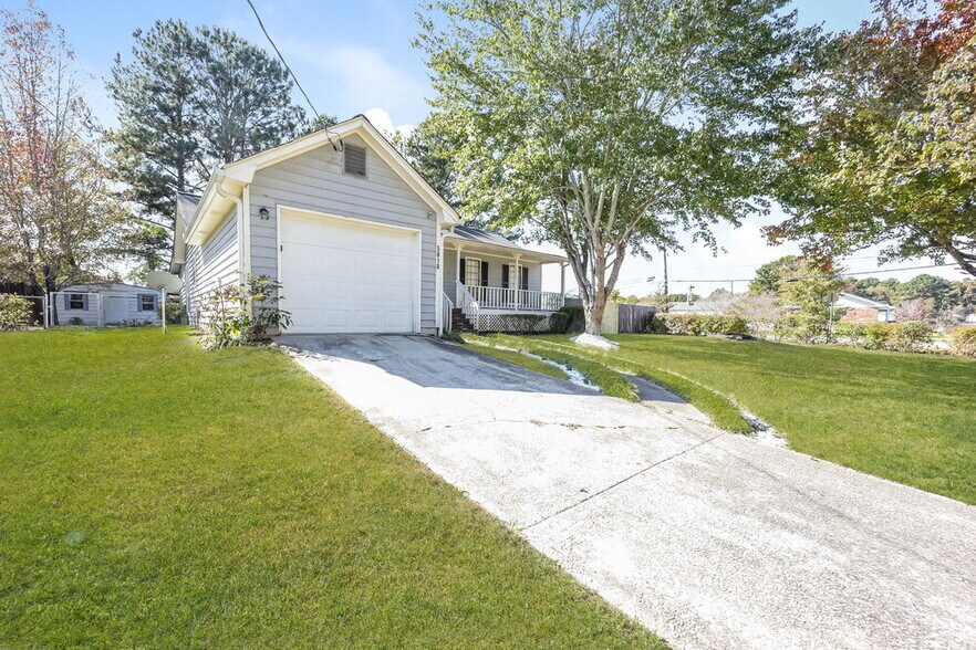 Building Photo - 5818 Northfield Dr
