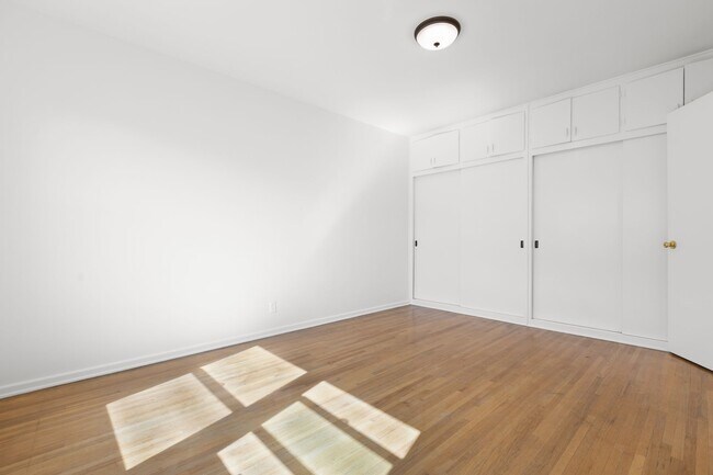 Building Photo - 3314 Rowena Ave