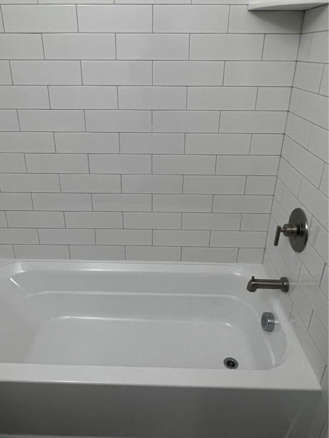 Building Photo - 16 Stevens Ave