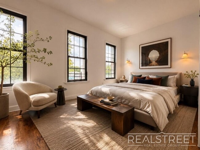 Building Photo - Available Now | Flexible 2BR / Flex 3BR Near the L