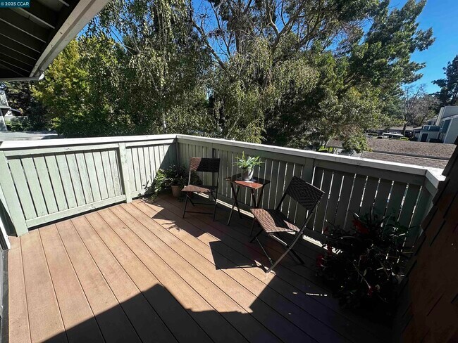 Building Photo - 205 Compton Cir