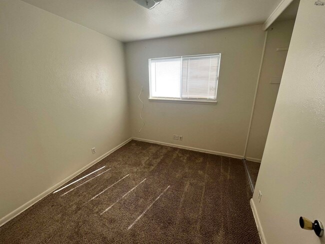 Building Photo - 5129 Parklane Dr