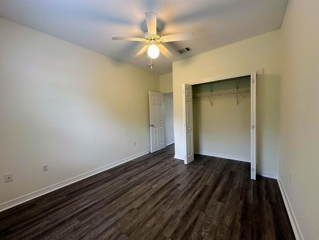 Building Photo - 31 White Heron Dr