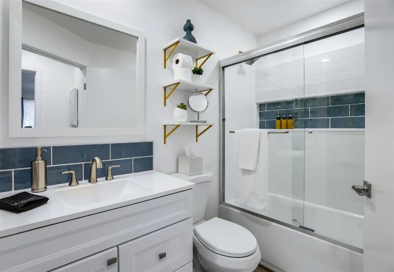 Building Photo - 2825 N Los Felices Rd