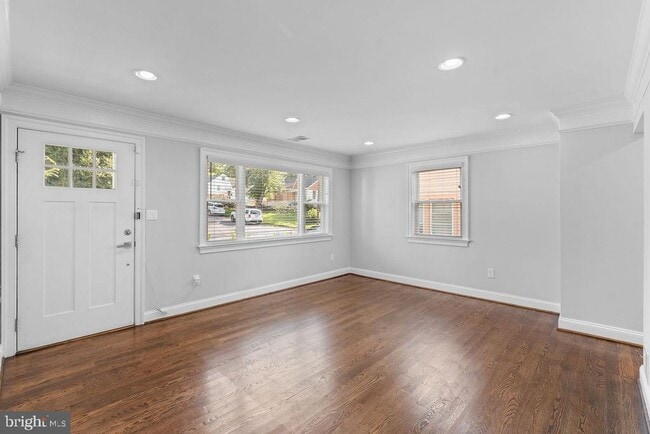Building Photo - 5803 Ravenswood Rd