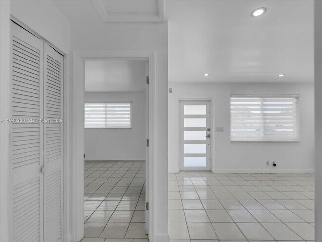 Building Photo - 1811 SW 97th Terrace