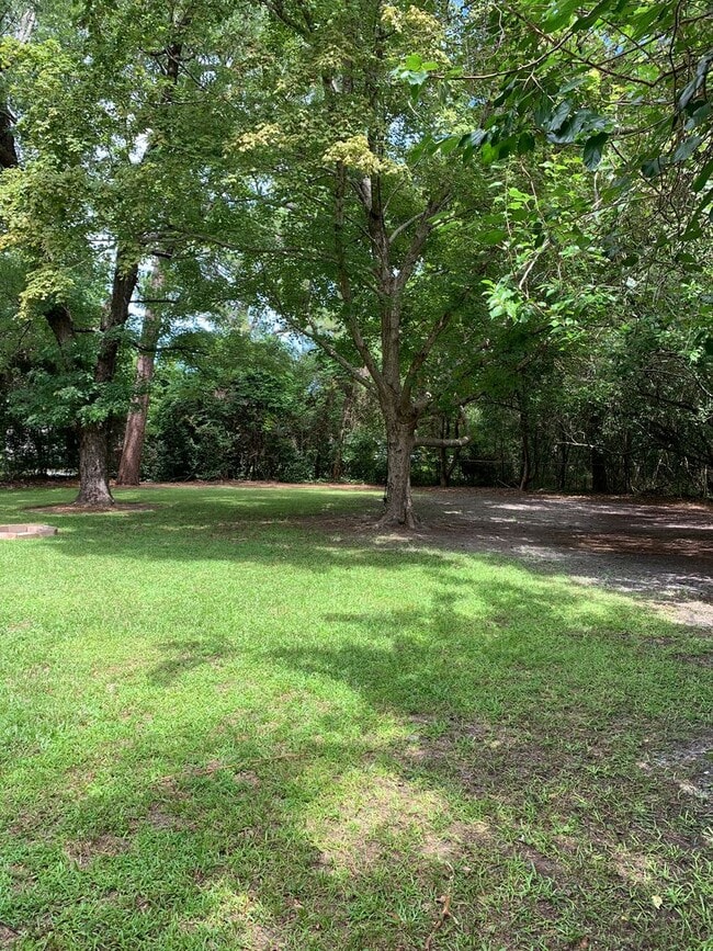 Building Photo - 3 Bedroom 1.5 Bath House on N. Wallace Ava...