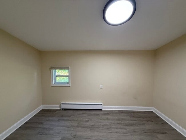 Building Photo - 428 3rd Ave