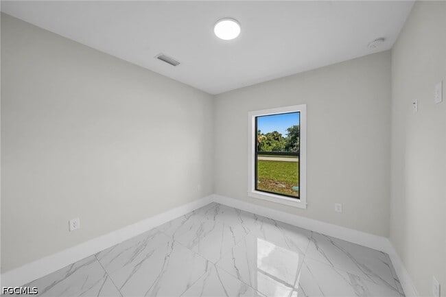 Building Photo - 633 Windermere Dr