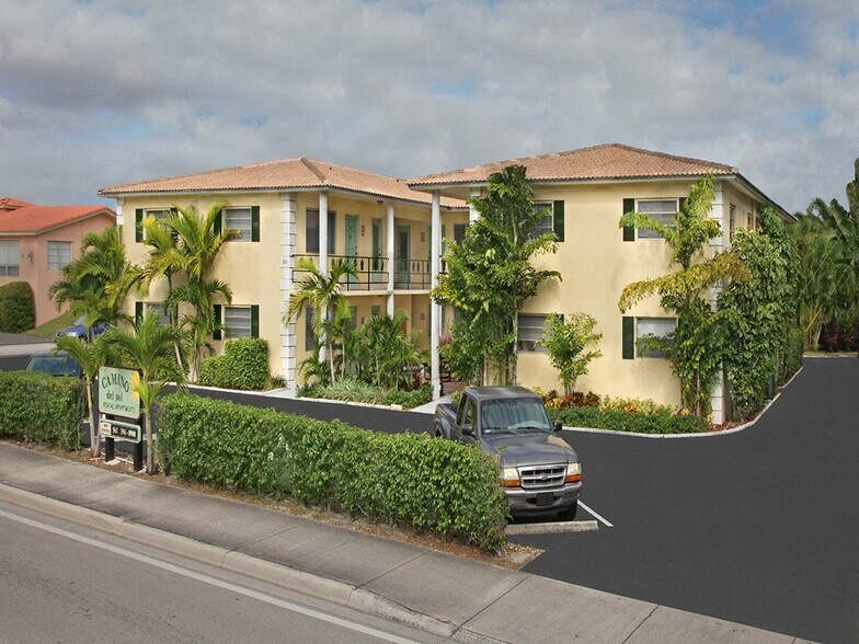 Building Photo - Golden Palms