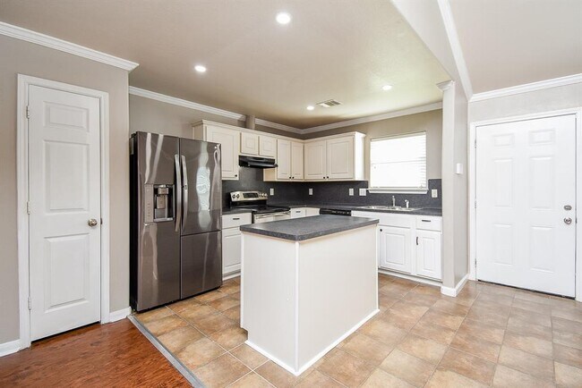 Building Photo - 6902 Manor Terrace Ln